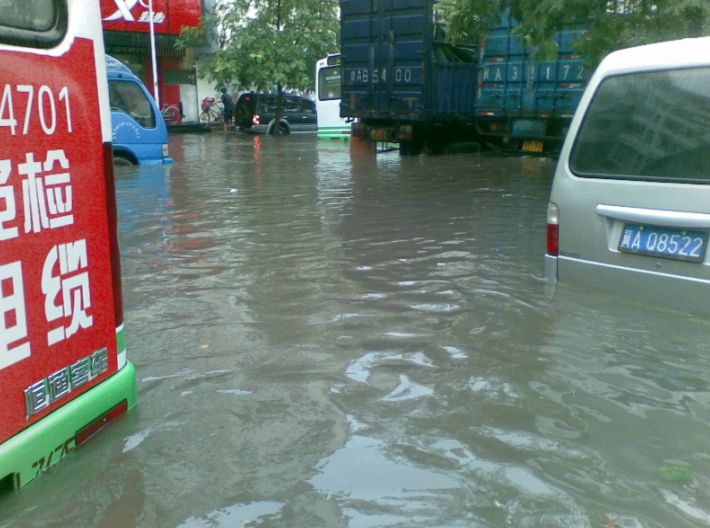 我见过最大的雨了。。。。。。