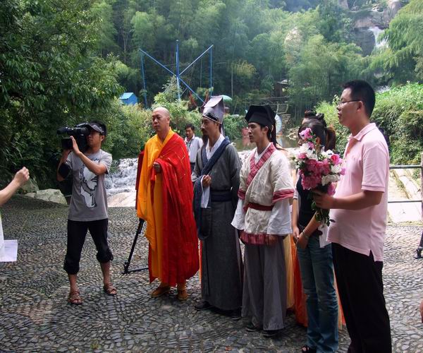 开机现场及剧照