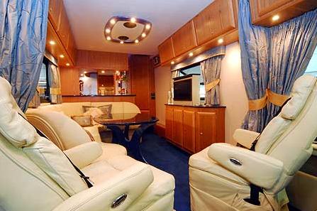 让你看看什么叫有房有车