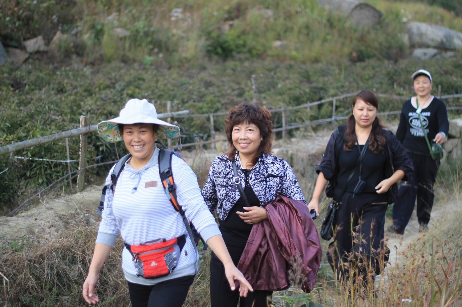 重阳节前奏——寻迹万马渡