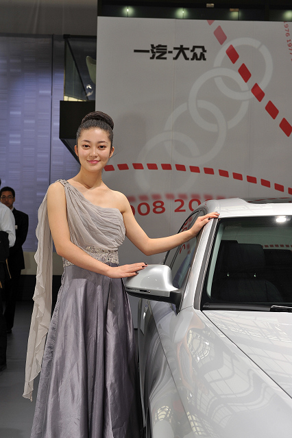 鹿眼光圈之西博会车展美女
