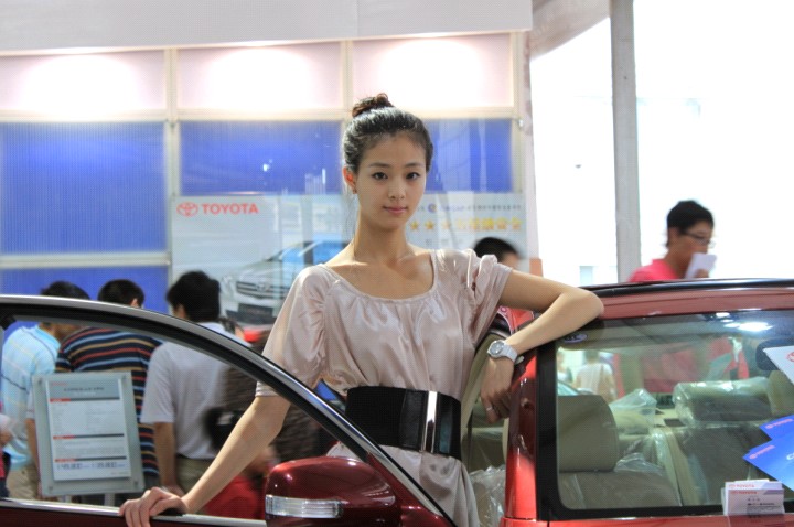 千姿百态—众多美女（挑出你最中意的）