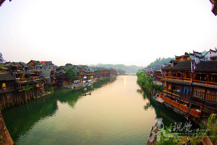 凤凰古城黄昏夕阳(转贴)