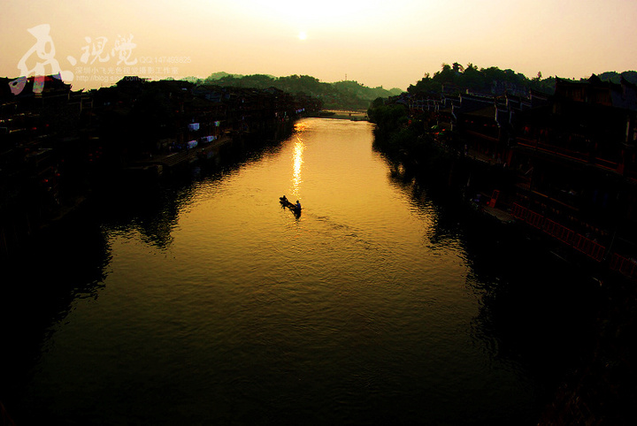 凤凰古城黄昏夕阳(转贴)