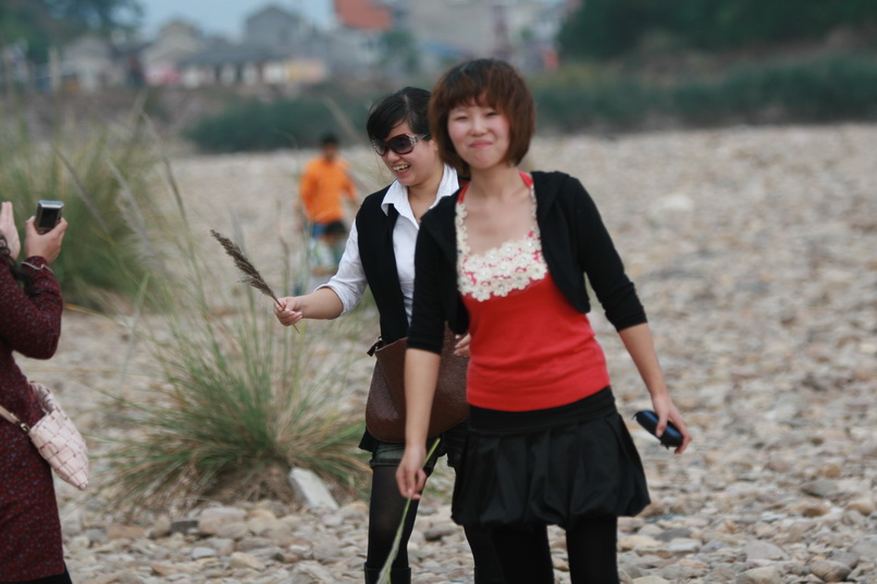 天台之窗/驴友俱乐部联合大型交友烧烤活动老树版PP