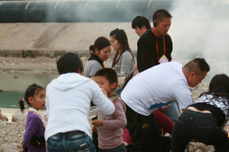 天台之窗/驴友俱乐部联合大型交友烧烤活动老树版PP