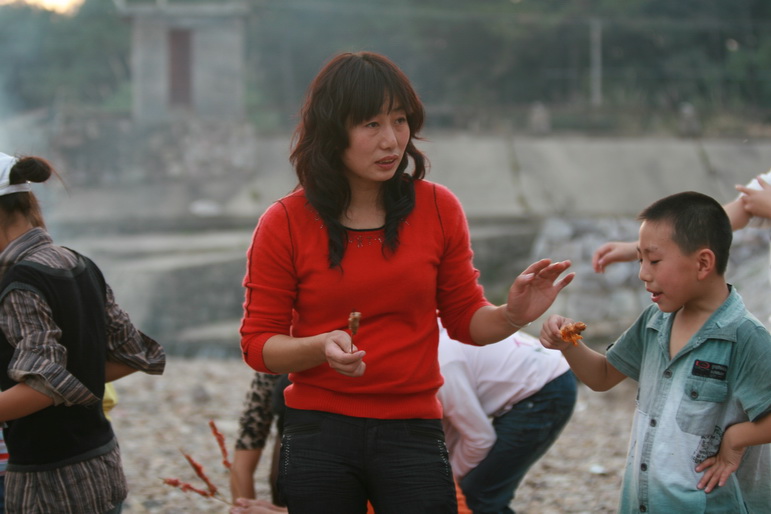 天台之窗/驴友俱乐部联合大型交友烧烤活动老树版PP