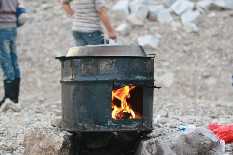 天台之窗/驴友俱乐部联合大型交友烧烤活动老树版PP