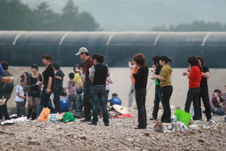 天台之窗/驴友俱乐部联合大型交友烧烤活动老树版PP
