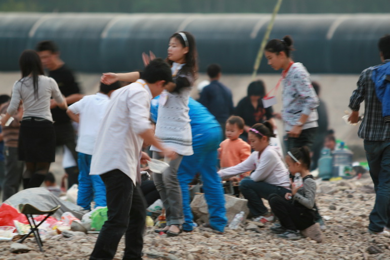 天台之窗/驴友俱乐部联合大型交友烧烤活动老树版PP