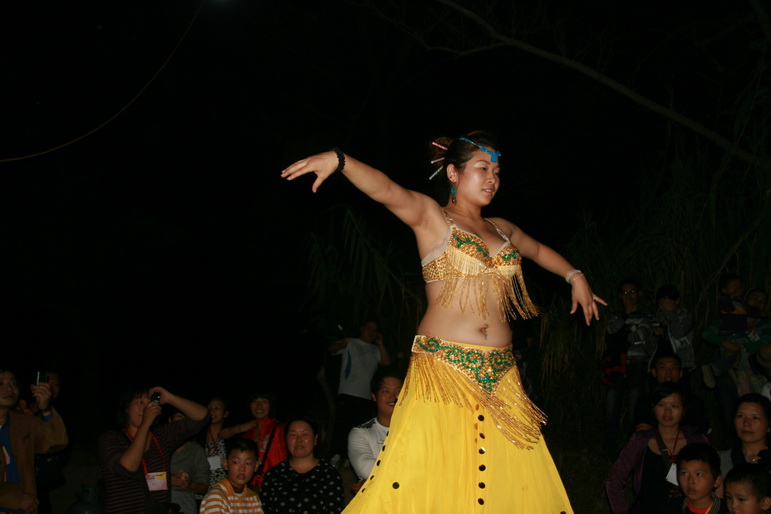 天台之窗/驴友俱乐部联合大型交友烧烤活动老树版PP