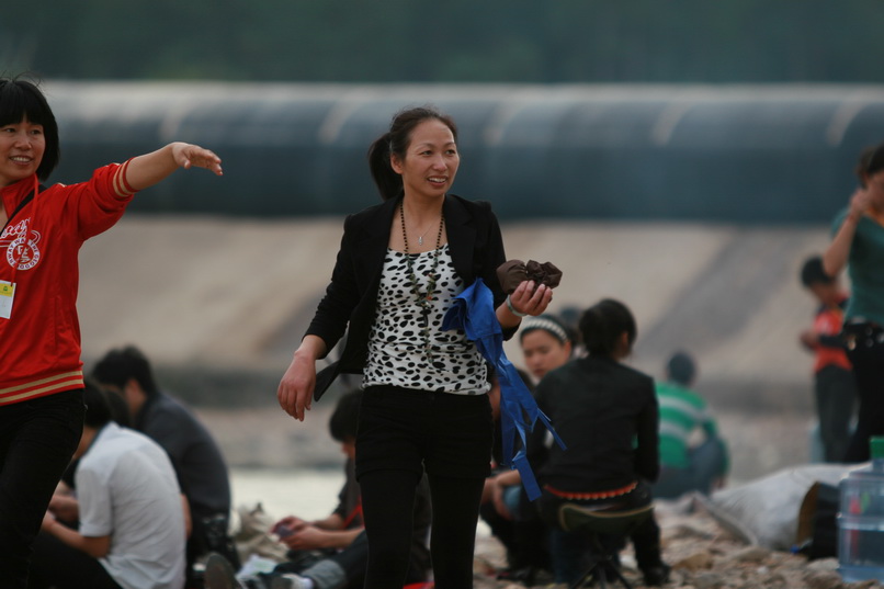 天台之窗/驴友俱乐部联合大型交友烧烤活动老树版PP