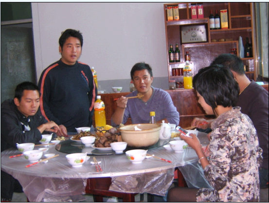 驴行天下吃农家乐爆光