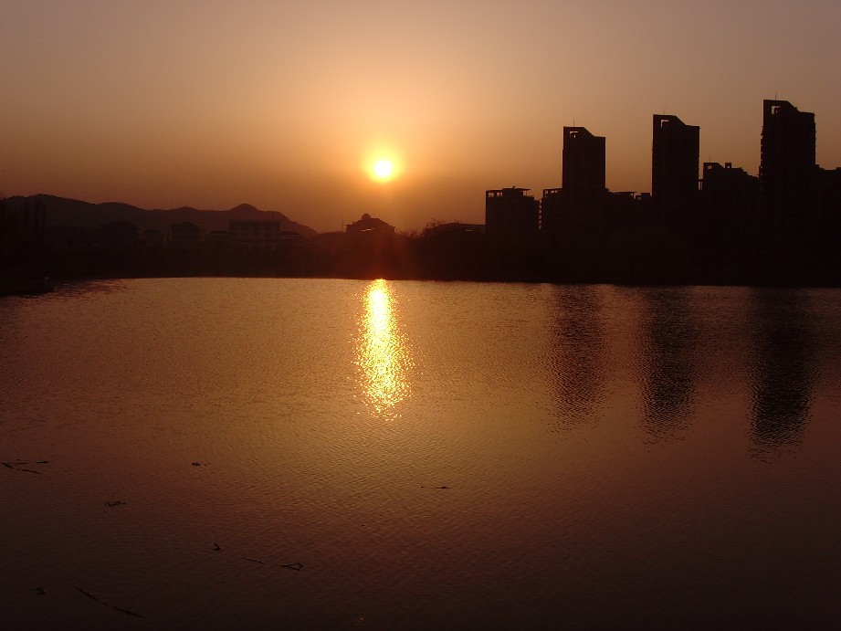 [原创]夕阳下的新城！