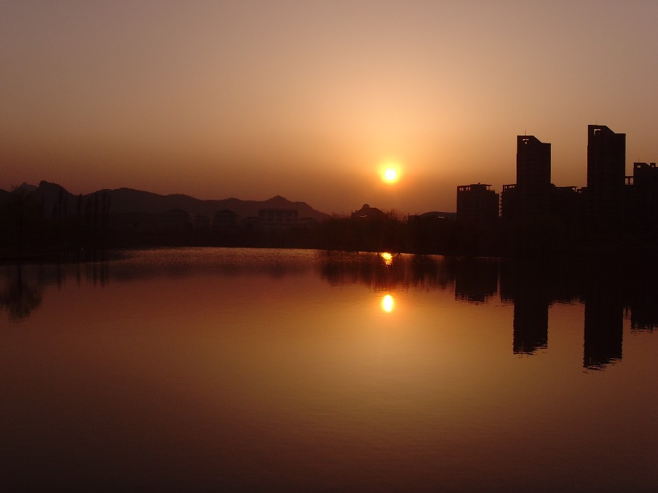 [原创]夕阳下的新城！