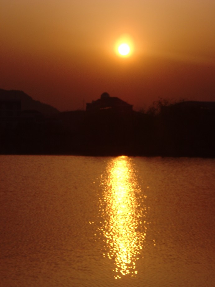 [原创]夕阳下的新城！