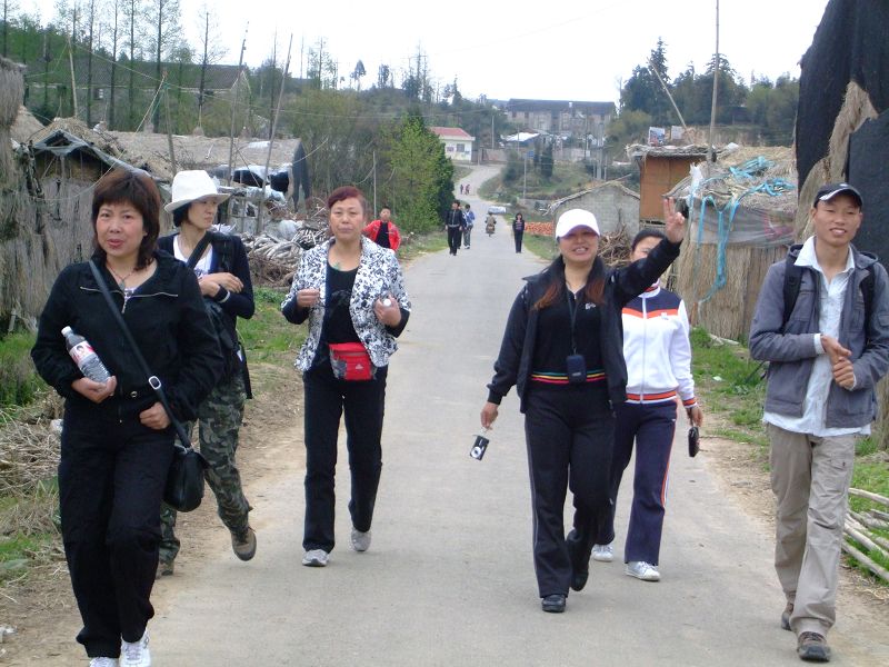 [天台驴友俱乐部]活动之-----走古道.赏油菜花.登莲花峰顶