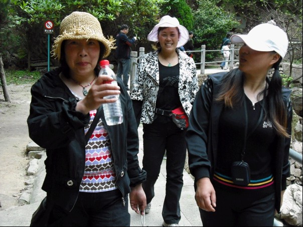 [天台驴友俱乐部]活动之-----走古道.赏油菜花.登莲花峰顶