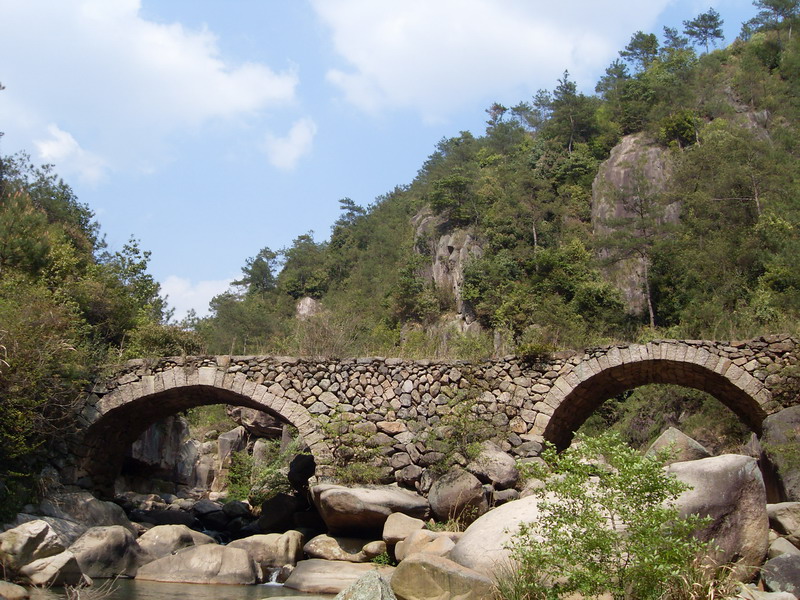 [天台驴友俱乐部]活动之-----走古道.赏油菜花.登莲花峰顶