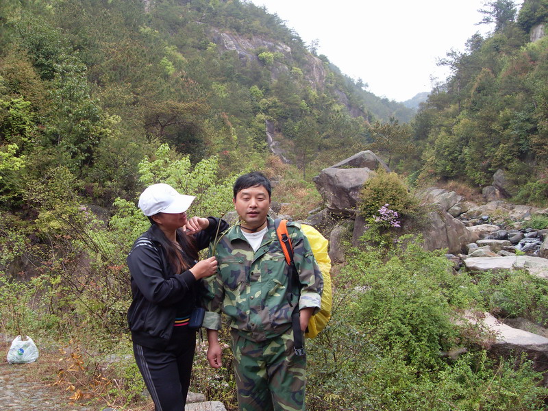 [天台驴友俱乐部]活动之-----走古道.赏油菜花.登莲花峰顶