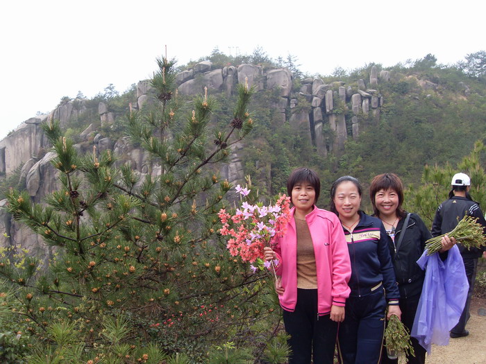 [天台驴友俱乐部]活动之-----走古道.赏油菜花.登莲花峰顶