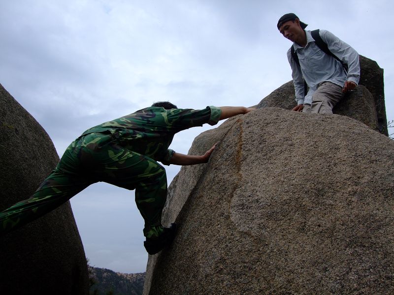 [天台驴友俱乐部]活动之-----走古道.赏油菜花.登莲花峰顶