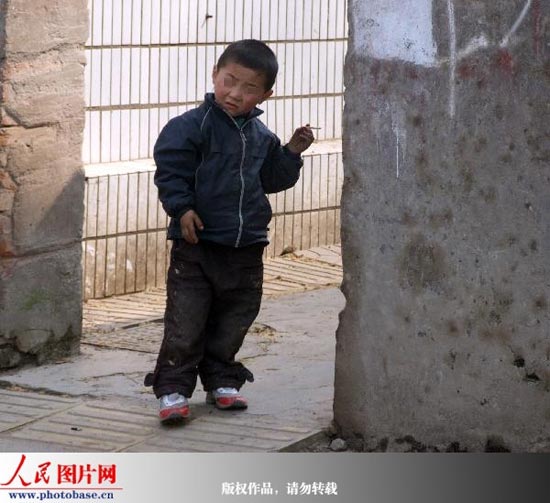 南京出现最小烟民年仅3岁