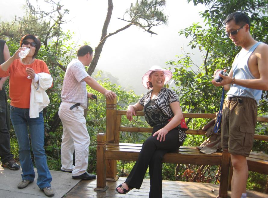 乐清市“中雁杯”登山比赛掠影