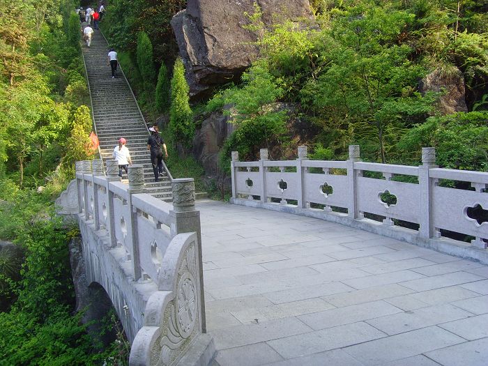 乐清市“中雁杯”登山比赛掠影