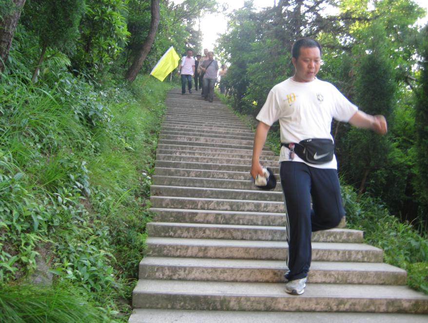 乐清市“中雁杯”登山比赛掠影