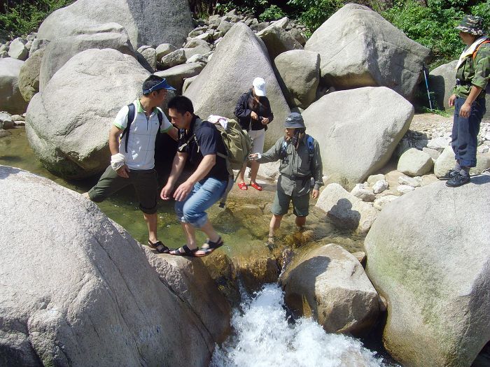 [天台驴友俱乐部]活动之____戏水石桥坑
