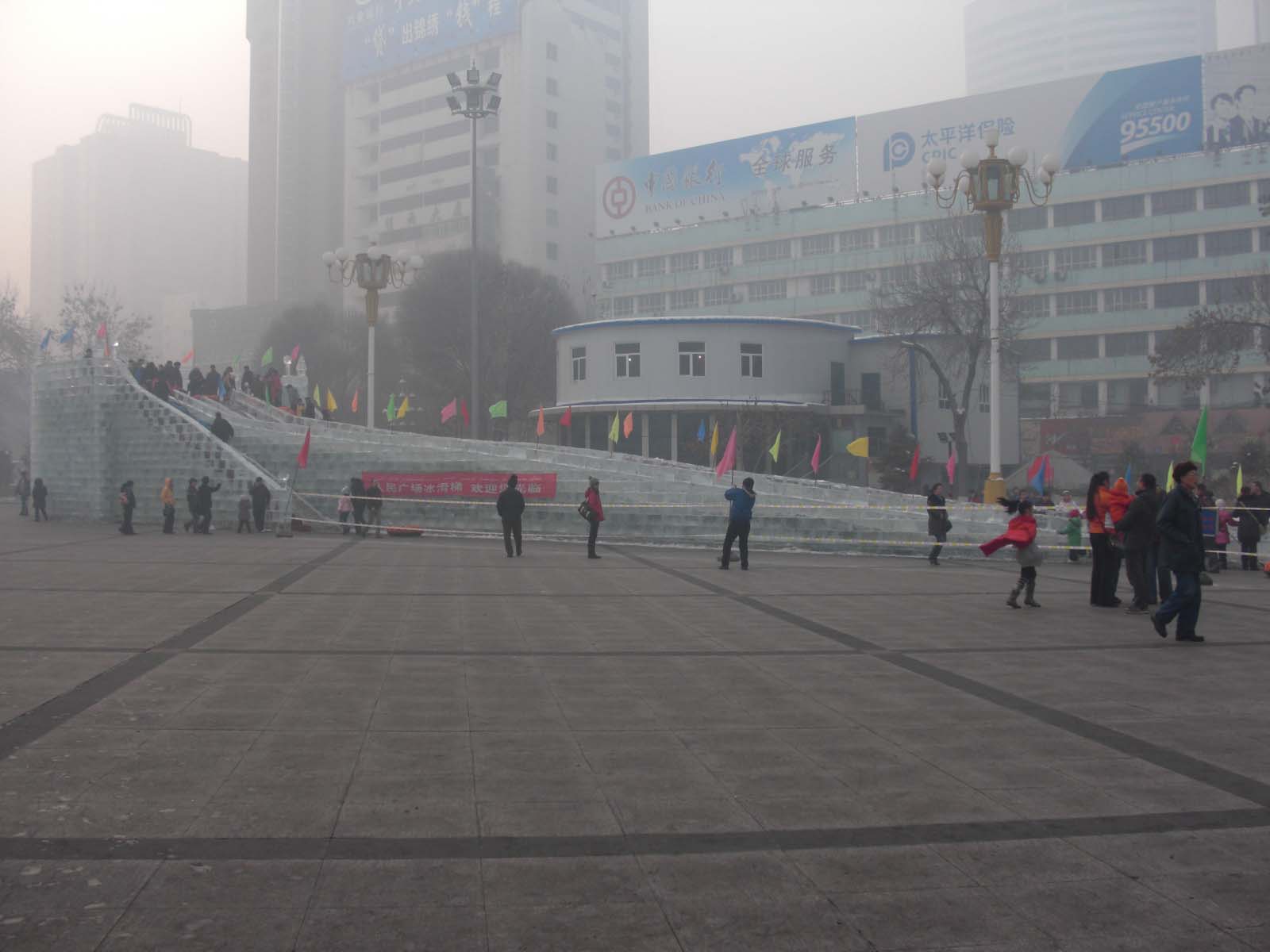 今天水水报道的主题---冰雕