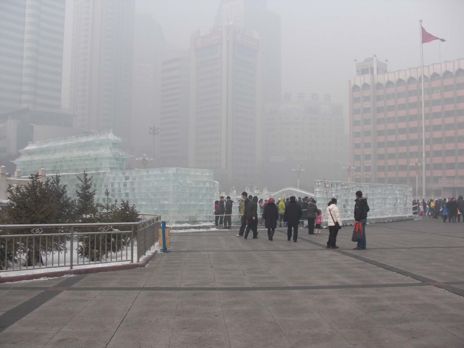 今天水水报道的主题---冰雕