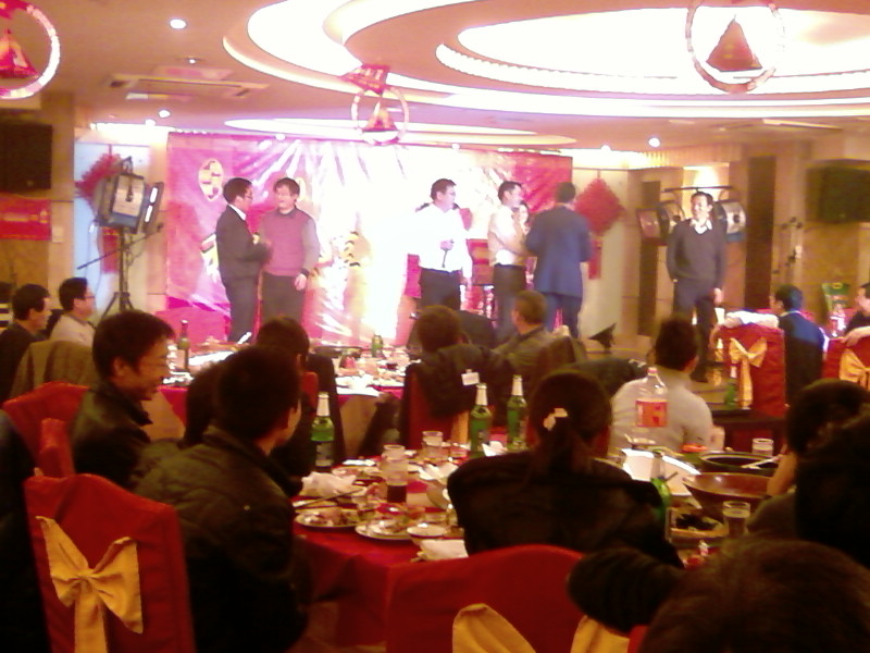 年夜饭归来，心情不错。。因为我中奖了。