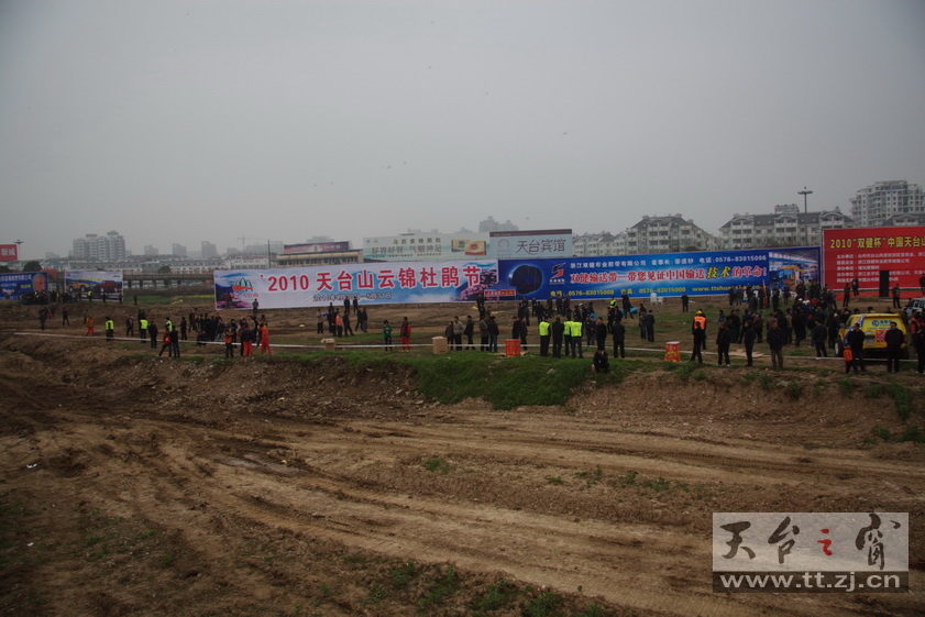 2010天台山汽车场地越野车王争霸赛PP欣赏 2010天台山汽车场地越野车王争霸赛PP欣赏