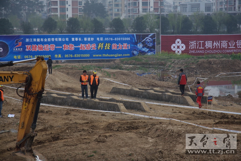 2010天台山汽车场地越野车王争霸赛PP欣赏 2010天台山汽车场地越野车王争霸赛PP欣赏