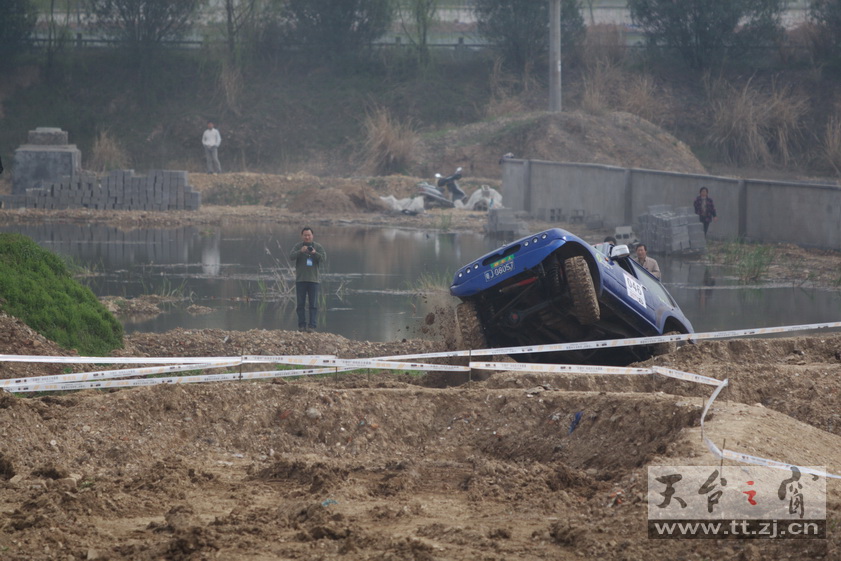 2010天台山汽车场地越野车王争霸赛PP欣赏 2010天台山汽车场地越野车王争霸赛PP欣赏