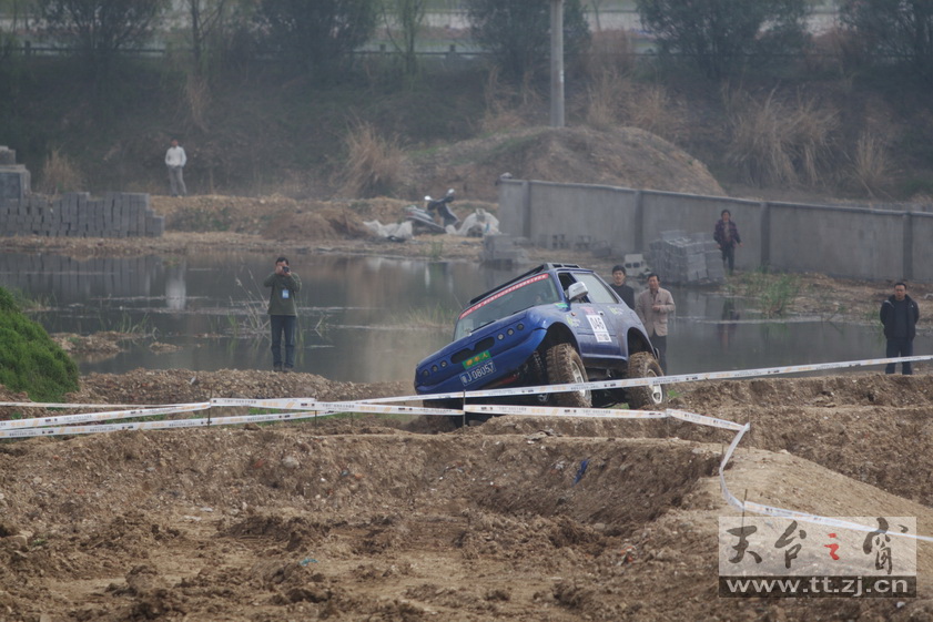 2010天台山汽车场地越野车王争霸赛PP欣赏 2010天台山汽车场地越野车王争霸赛PP欣赏