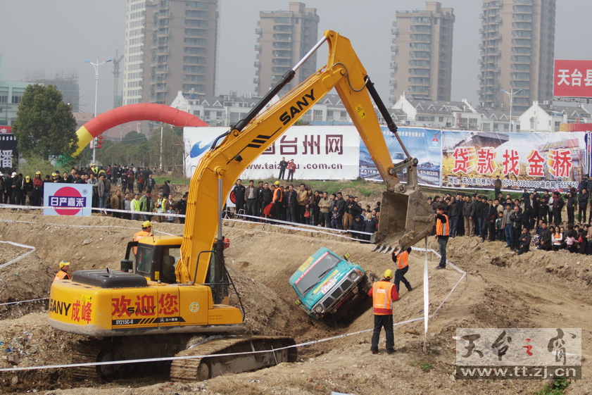 2010天台山汽车场地越野车王争霸赛PP欣赏 2010天台山汽车场地越野车王争霸赛PP欣赏
