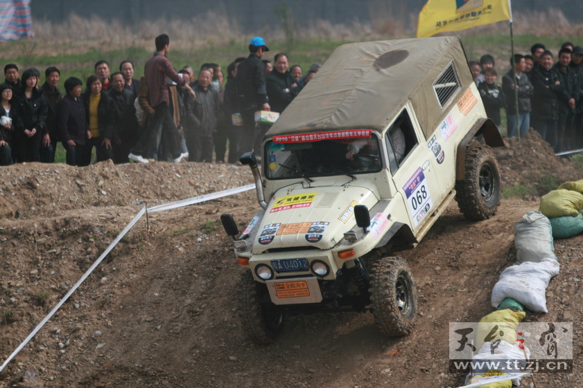 2010天台山汽车场地越野车王争霸赛PP欣赏 2010天台山汽车场地越野车王争霸赛PP欣赏