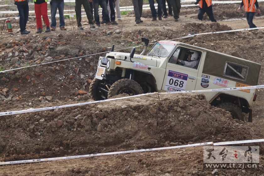 2010天台山汽车场地越野车王争霸赛PP欣赏 2010天台山汽车场地越野车王争霸赛PP欣赏