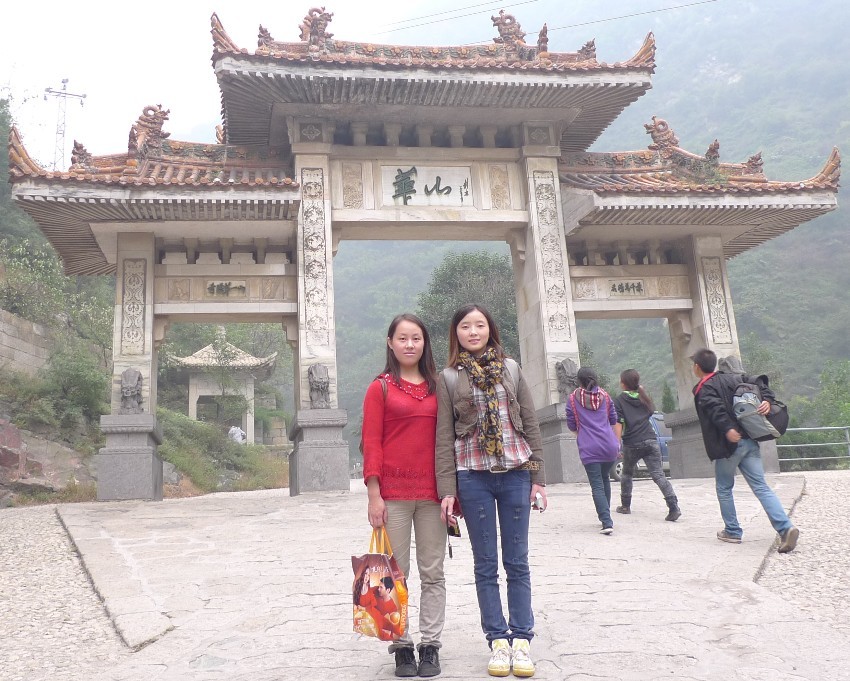 入口也有美女艳遇