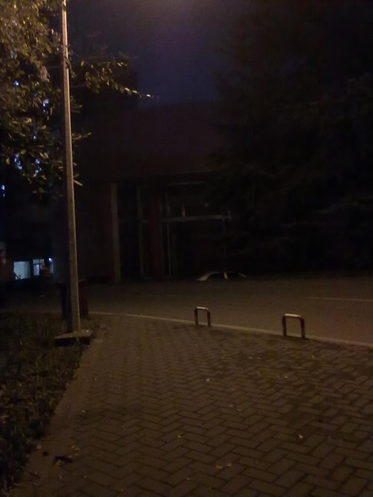 大晚上去机房劳苦